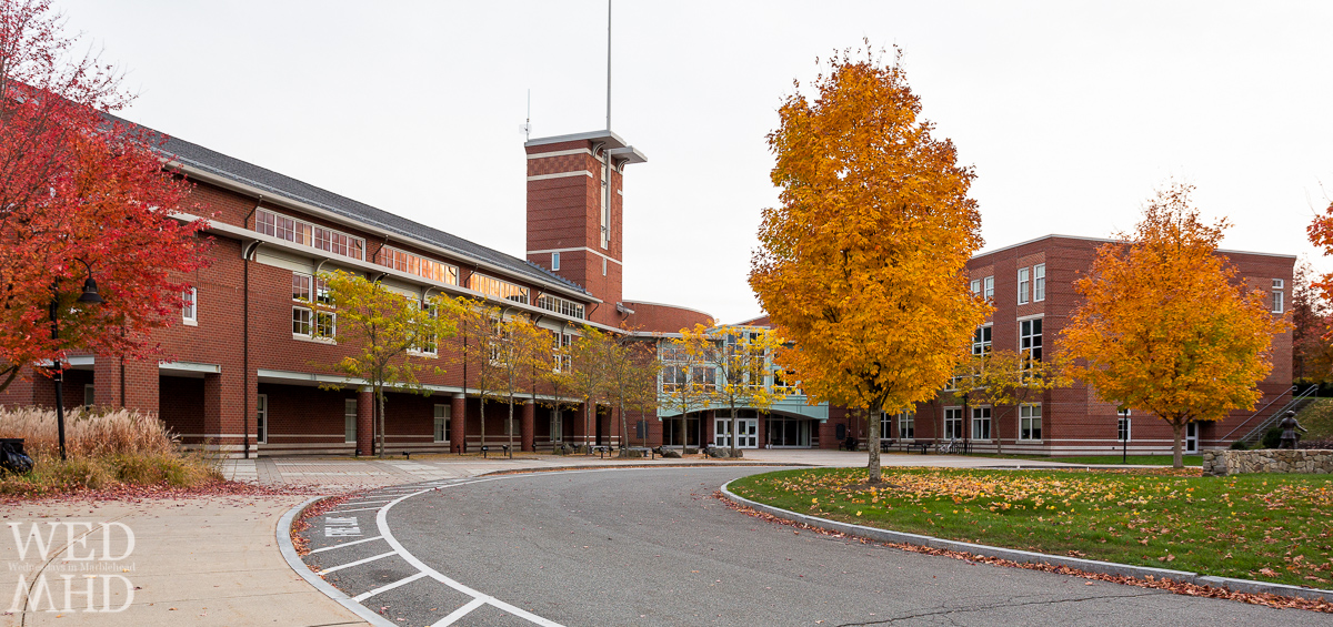 Trường trung học công lập Marblehead High School (Bang Massachusetts) (E)