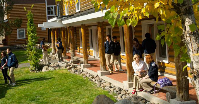 Trường trung học nội trú Squaw Valley Academy (Bang California) (E)