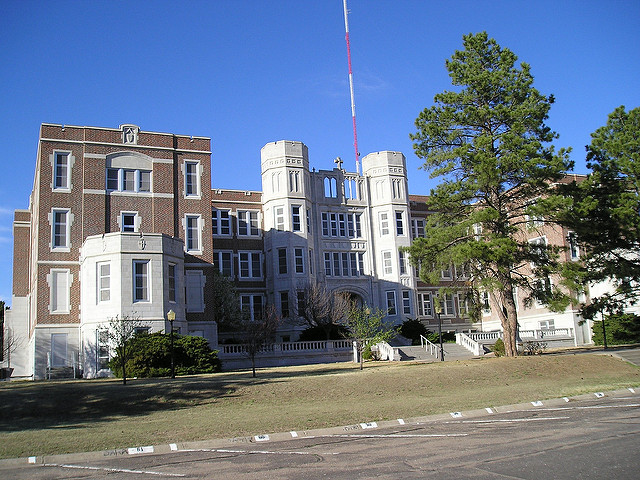 Trường trung học Thomas More Prep - Marian High School - Bang Kansas (N)