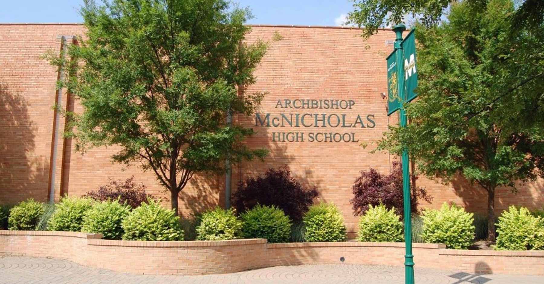 Trường trung học Archbishop McNicholas High School - bang Ohio (N)