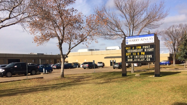 Hệ thống trường trung học công lập Edmonton Public Schools - Harry Ainlay High School (bang Alberta)