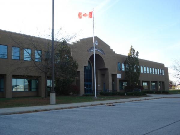 Trường trung học Cardinal Carter Secondary School - Windsor - Essex Catholic School District - Ontario