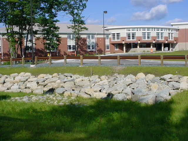 Trường trung học công lập Medway High School - Bang Massachusetts (C)